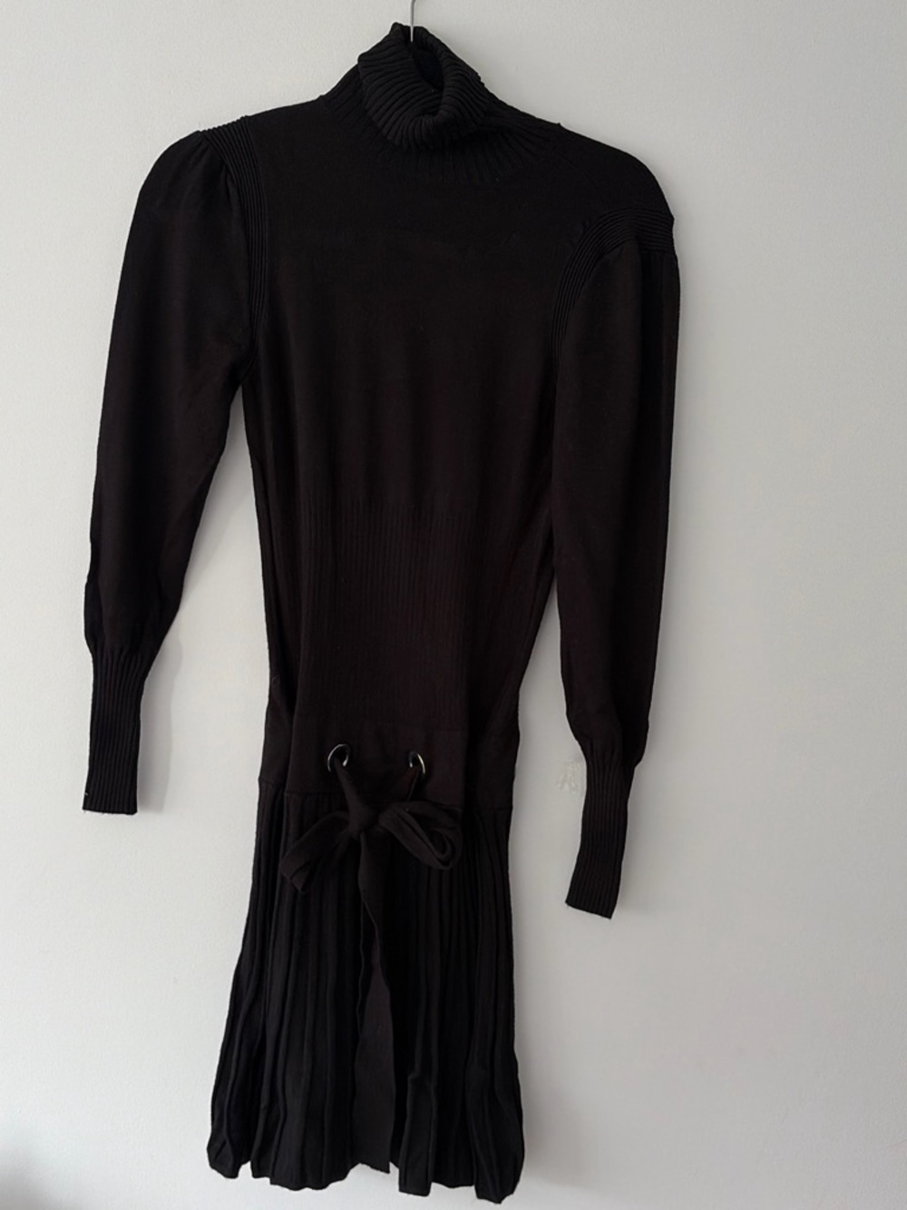 VENUS Black Turtleneck Long Sleeve Knit Dress with Waist Tie